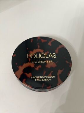 New Douglas Big Bronzer Bronzing Powder for Face & Body - Brown